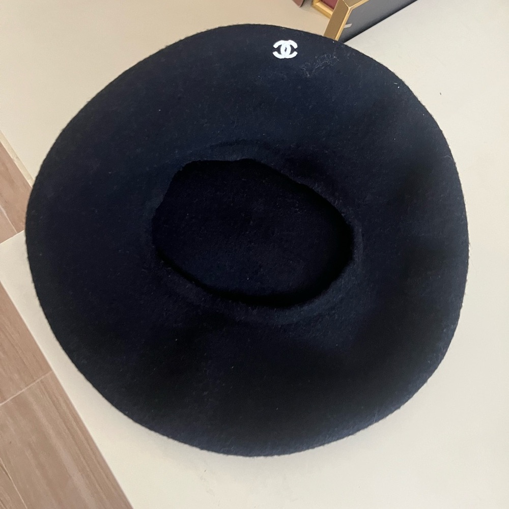 CHANEL Black Beret with Iconic Logo size 57
